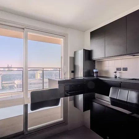 Giax Tower Luxury Oasis דירה